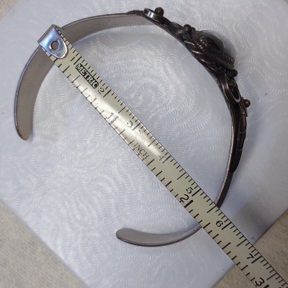 Vintage Cameo Floral Bracelet - Picture 6 of 8